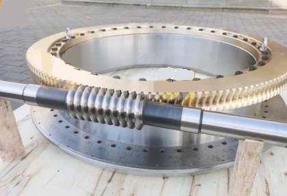 High-precision dual-lead worm gear pair